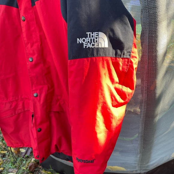 VINTAGE North Face Hydroseal Mountain Jacket - Picture 2 of 9